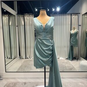 Ocean Teal V-Neck Evening Gown